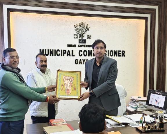 स्ट्रीट वेंडर एसोसिएशन का एक प्रीतिनिधिमंडल नगर आयुक्त से किया औपचारिक मुलाकात 1 image editor output image1568202620 17683007706248227220226541465997 स्ट्रीट वेंडर एसोसिएशन का एक प्रीतिनिधिमंडल नगर आयुक्त से किया औपचारिक मुलाकात