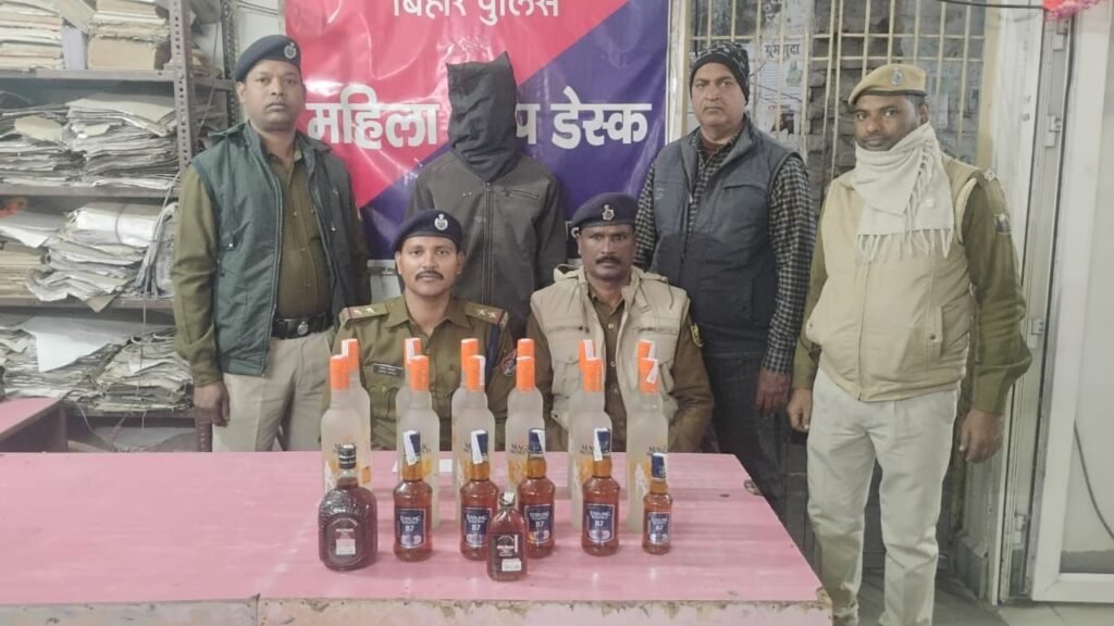 पूर्वा एक्सप्रेस से शराब की तस्करी कर रहे कुर्था के सचाई निवासी शुभम को आरपीएफ ने दबोचा 1 image editor output image1906714385 17684897096333550790921102294307 पूर्वा एक्सप्रेस से शराब की तस्करी कर रहे कुर्था के सचाई निवासी शुभम को आरपीएफ ने दबोचा