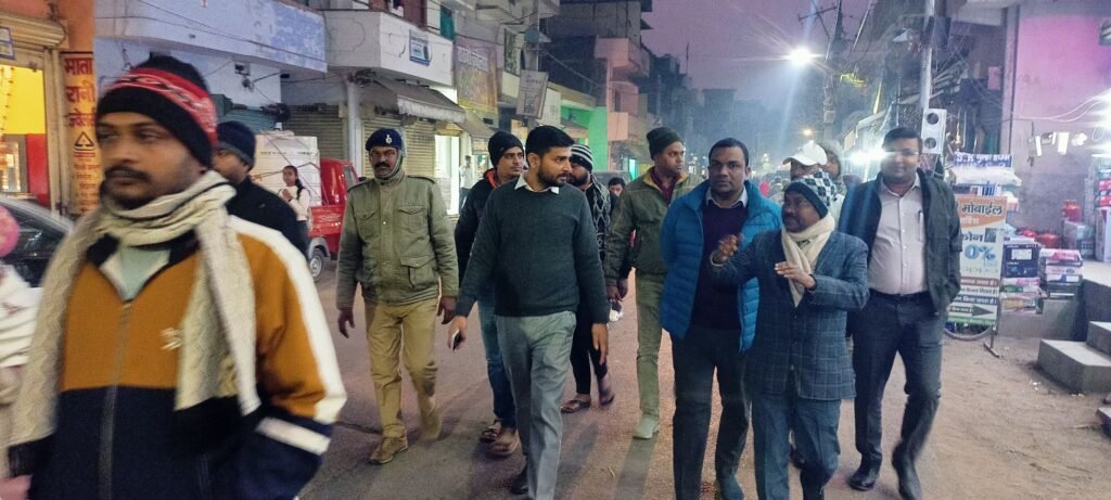 बागेश्वरी गुमटी पर आरओबी बनाने को लेकर सिक्स मैन कमेटी ने किया स्थल निरीक्षण,भूस्वामियों ने रखी अपनी बातें 1 image editor output image524406134 17677102152026003238827809601440 बागेश्वरी गुमटी पर आरओबी बनाने को लेकर सिक्स मैन कमेटी ने किया स्थल निरीक्षण,भूस्वामियों ने रखी अपनी बातें