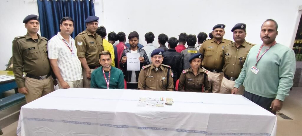 image editor output image1185262067 17710279984738381945045655404010 चाचा की कंपनी में जोखिम भरा काम कराने&nbsp; बाल श्रमिकों को ले जा रहा भतीजा गिरफ्तार, 11 बालकों को कराया गया मुक्त