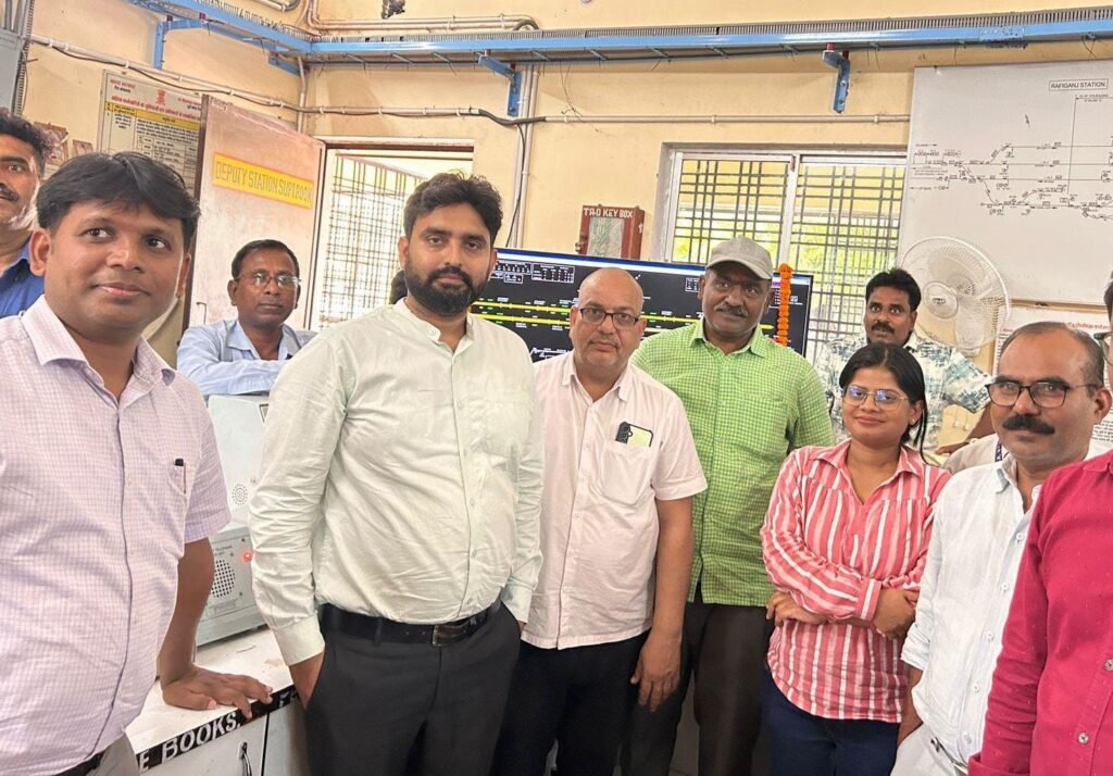 image editor output image1025603375 17736814876343740012661736152141 रफीगंज सहित तीन स्टेशनों पर ऑटोमेटिक ब्लॉक सिग्नलिंग सिस्टम का हुआ शुभारंभ, जल्द ही कवच सिस्टम भी, दुर्घटना की संभावना क्षीण