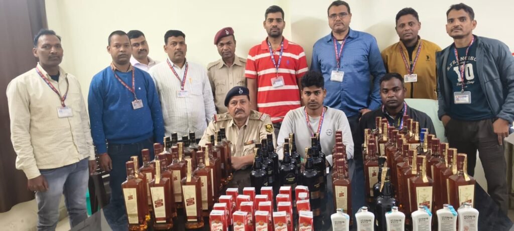 देहरादून एक्सप्रेस से हो रही थी शराब की तस्करी, आरपीएफ व जीआरपी की टीम ने लावारिश हालत में किया बरामद 1 image editor output image363632852 17741872790141914269437909122519 देहरादून एक्सप्रेस से हो रही थी शराब की तस्करी, आरपीएफ व जीआरपी की टीम ने लावारिश हालत में किया बरामद