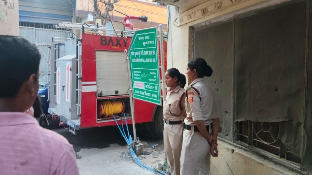 image editor output image531293232 1774354644305358254379478899461 ब्रेकिंग न्यूज़: गया जी के एक दालमोट फैक्ट्री में लगी आग, मौके पर पहुंची अग्निशमन विभाग की टीम, राहत व बचाव कार्य जारी