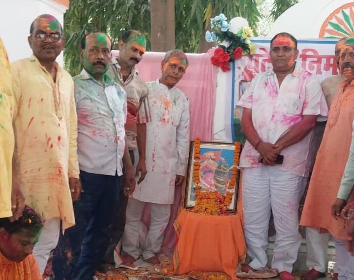 image editor output image651428283 17723699749606742285853721543966 पटेल निर्माण सेना ने कुर्मी शिरोमणि छत्रपति शिवाजी की जयंती सह मुख्यमंत्री नीतीश कुमार का मनाया जन्मदिन, खेली होली