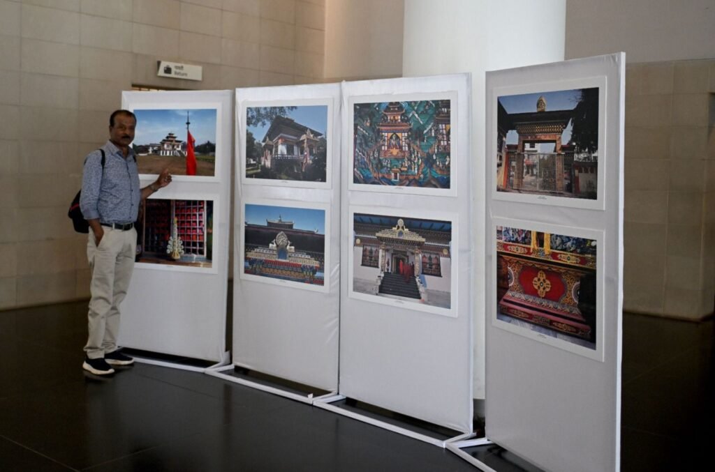 img 20260315 wa00256638242752105763325 बिहार म्यूजियम में 'बोधगया ग्लोबल डायलॉग' का भव्य आगाज़: छायाकार रूपक सिन्हा की तस्वीरों में जीवंत हुई सांस्कृतिक विरासत