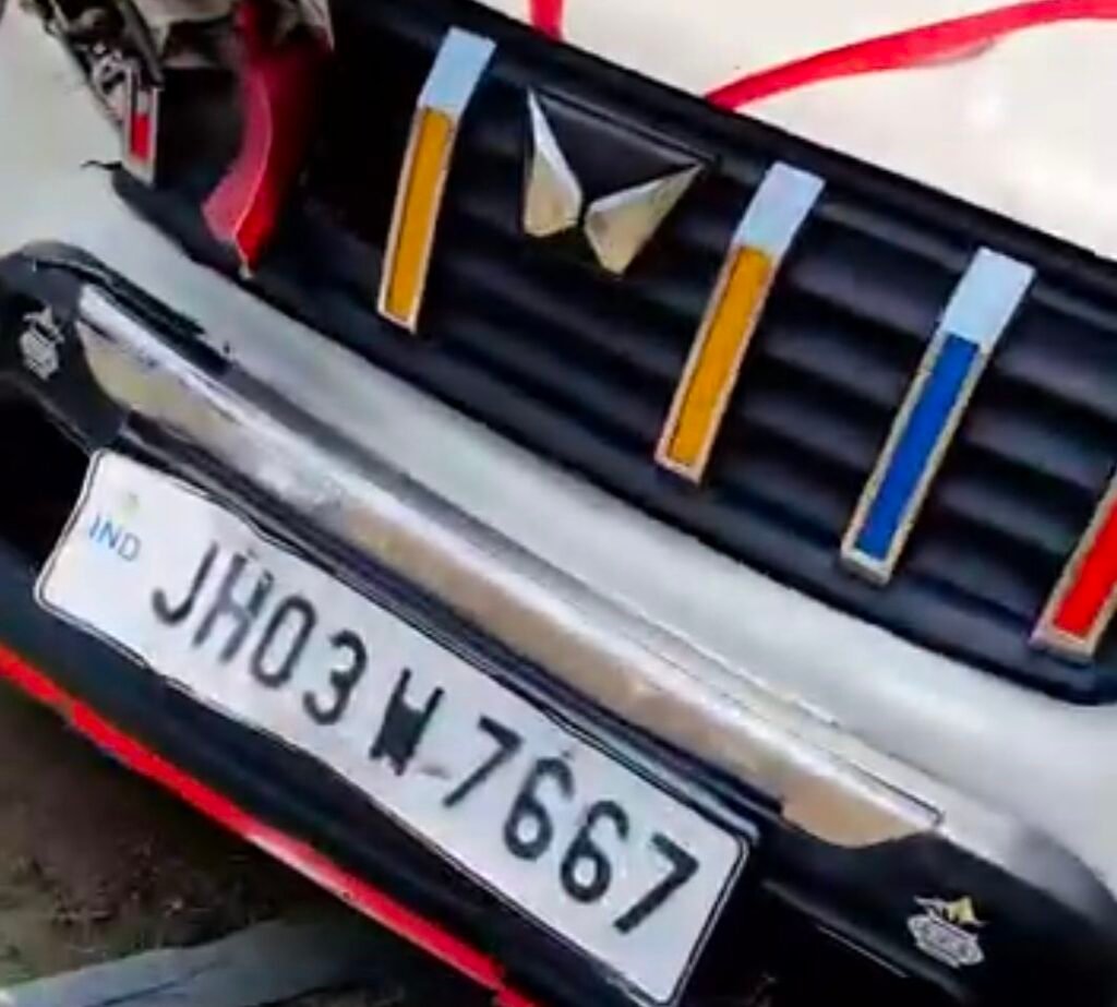 image editor output image439491350 17774489976125852614231267853481 ब्रेकिंग न्यूज़: अगरैली बायपास के पास बोलेरो ने दिव्यांग के वाहन में मारी टक्कर, दिव्यांग व्यक्ति की हालत गंभीर, पुलिस ने भेजा अस्पताल