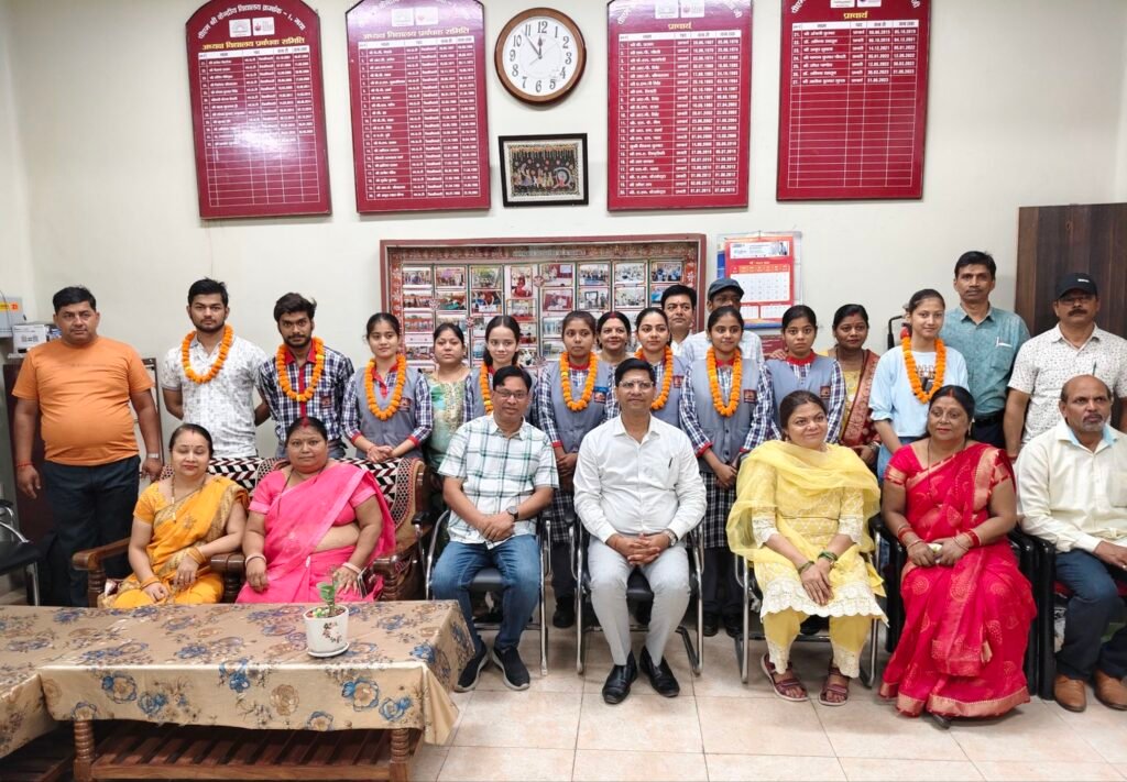 image editor output image 1953835274 17787538445865905208934400926857 प्रतिभा का सम्मान:पीएमश्री केंद्रीय विद्यालय संख्या-1 गया जी का शानदार परिणाम, माही कुमारी ने 99.8% अंक लाकर केवीएस का बढ़ाया मान