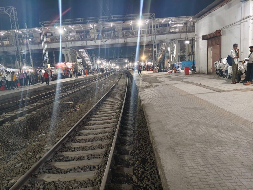 img 20260515 190744657558781924082493 गया जंक्शन पुनर्विकास कार्य तेज, 16 मई को निरीक्षण करने पहुंचेंगे डीआरएम, देखें तस्वीरों में कौन क्या कर रहा