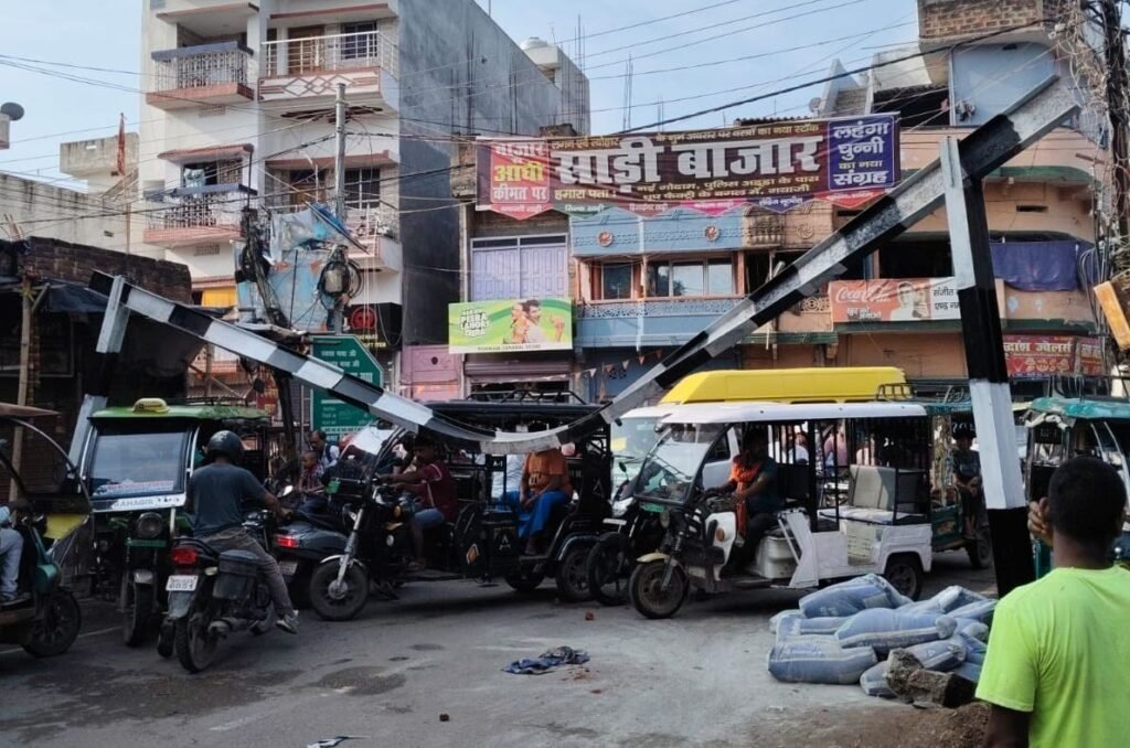 बागेश्वरी गुमटी आरओबी: बहुत जल्द ही पिलर के लिए किए जाएंगे गड्ढे, मशीन आने का केवल इंतजार 1 image editor output image 1169899081 17833165878885362390094426750782 बागेश्वरी गुमटी आरओबी: बहुत जल्द ही पिलर के लिए किए जाएंगे गड्ढे, मशीन आने का केवल इंतजार
