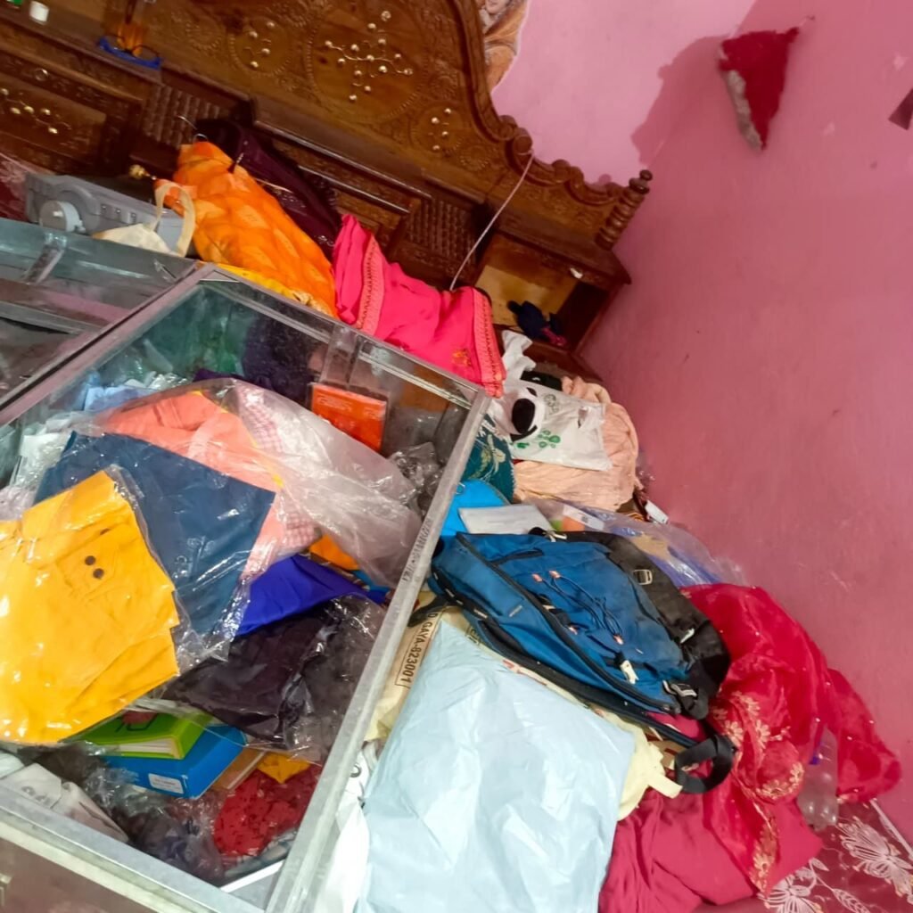 डेल्हा थाना क्षेत्र के छोटकी नवादा में सूने घर से करीब 6 लाख की चोरी, बर्थडे पार्टी के शोर का फायदा उठाने की आशंका 1 image editor output image 1317739762 17850511101522203474527633879666 डेल्हा थाना क्षेत्र के छोटकी नवादा में सूने घर से करीब 6 लाख की चोरी, बर्थडे पार्टी के शोर का फायदा उठाने की आशंका