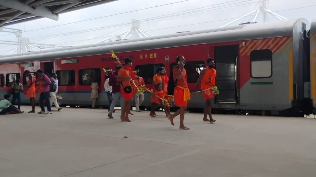 श्रावणी मेला 2026: डीडीयू मंडल की व्यापक तैयारी, स्पेशल ट्रेन का प्रस्ताव, श्रद्धालुओं की सुरक्षित एवं सुगम यात्रा के लिए विशेष व्यवस्था 1 image editor output image1855763995 17854120600202148052977662503855 श्रावणी मेला 2026: डीडीयू मंडल की व्यापक तैयारी, स्पेशल ट्रेन का प्रस्ताव, श्रद्धालुओं की सुरक्षित एवं सुगम यात्रा के लिए विशेष व्यवस्था