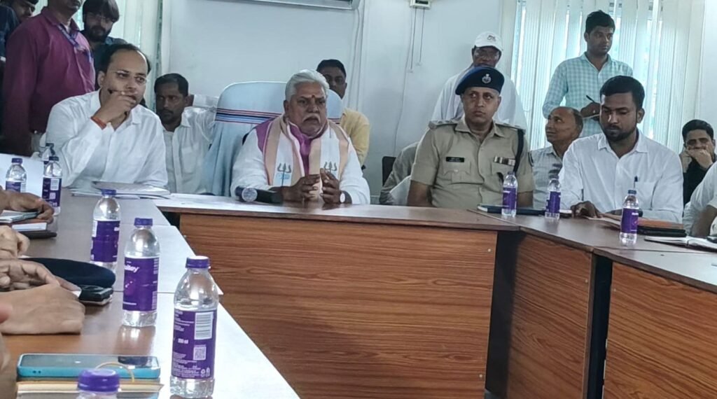 पितृपक्ष मेला को गया जंक्शन पर उच्चस्तरीय बैठक, विधि व्यवस्था एवं सुविधाओं पर चर्चा 1 image editor output image2036563890 17855076736818893071799124197697 पितृपक्ष मेला को गया जंक्शन पर उच्चस्तरीय बैठक, विधि व्यवस्था एवं सुविधाओं पर चर्चा