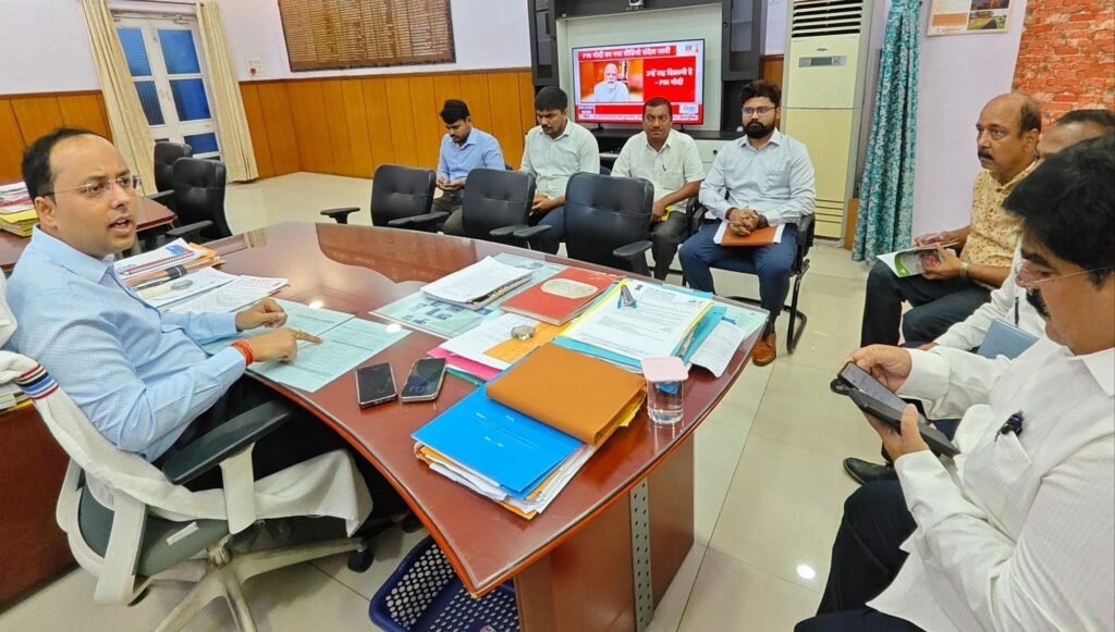 गया में जलापूर्ति में लापरवाही पर डीएम का बड़ा एक्शन, बुडको के दो अधिकारियों समेत पंप ऑपरेटर पर एफआईआर के निर्देश 1 image editor output image 1933623144 17855668767046852296591396606937 गया में जलापूर्ति में लापरवाही पर डीएम का बड़ा एक्शन, बुडको के दो अधिकारियों समेत पंप ऑपरेटर पर एफआईआर के निर्देश